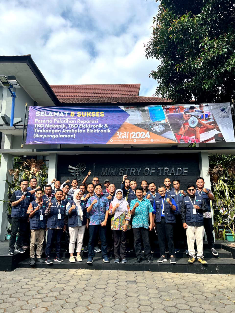 Tim teknisi CV Protera Engineering dalam pelatihan dan sertifikasi teknis